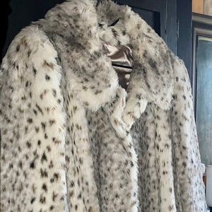 SPORTOWNE VINTAGE SIZE 14, IVORY, LEOPARD FAUX FUR, LINED, 3/4 LENGTH COAT